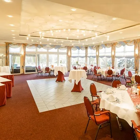 Hotel Restaurant Zum Werdersee 3*